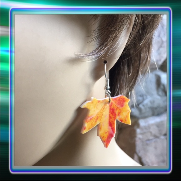 Leaf Acrylic Earrings - Picture 2 of 7